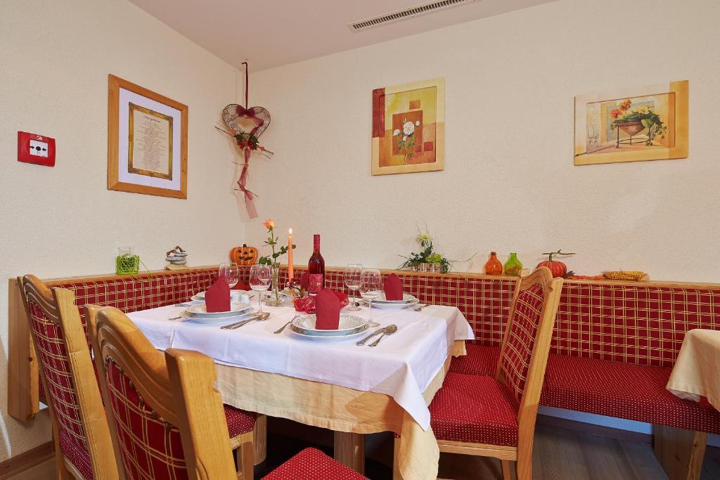 Fremdenpension Alpenruhe Sölden Zimmer foto