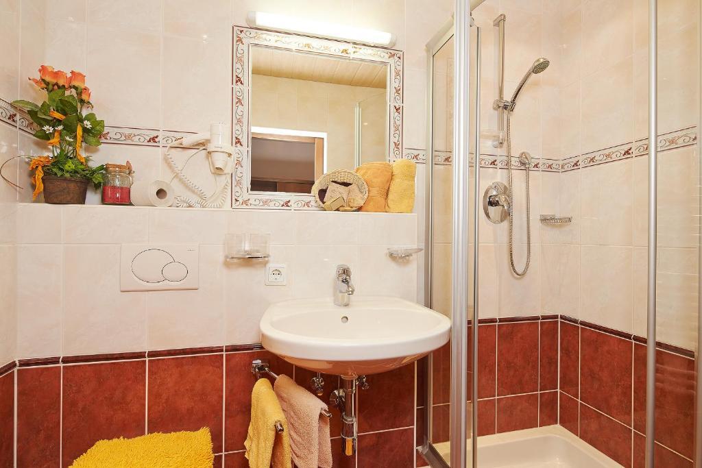 Fremdenpension Alpenruhe Sölden Zimmer foto