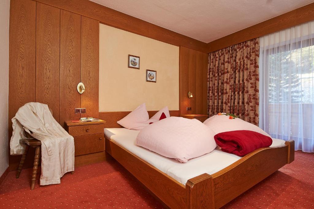 Fremdenpension Alpenruhe Sölden Zimmer foto