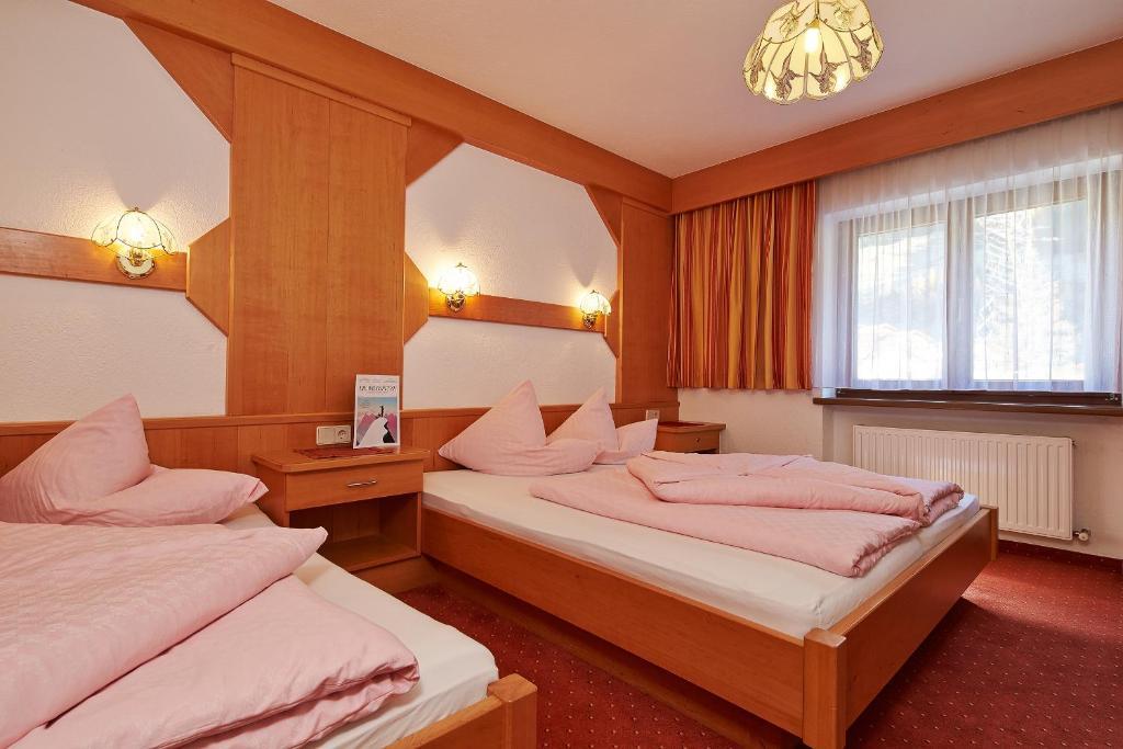 Fremdenpension Alpenruhe Sölden Zimmer foto