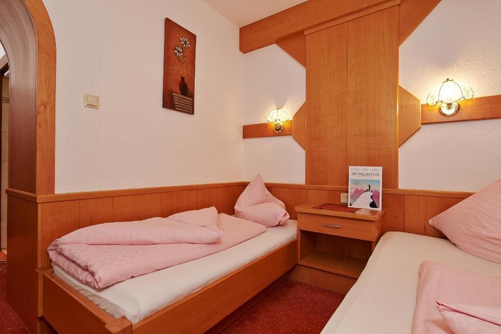 Fremdenpension Alpenruhe Sölden Zimmer foto
